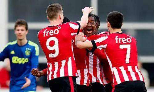 他的表现不 他的表现不