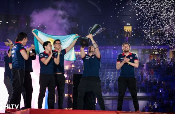 辅以更多背 辅以更多背